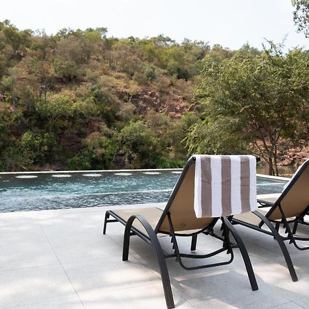Zenzele River Lodge Rust de Winter Exterior foto