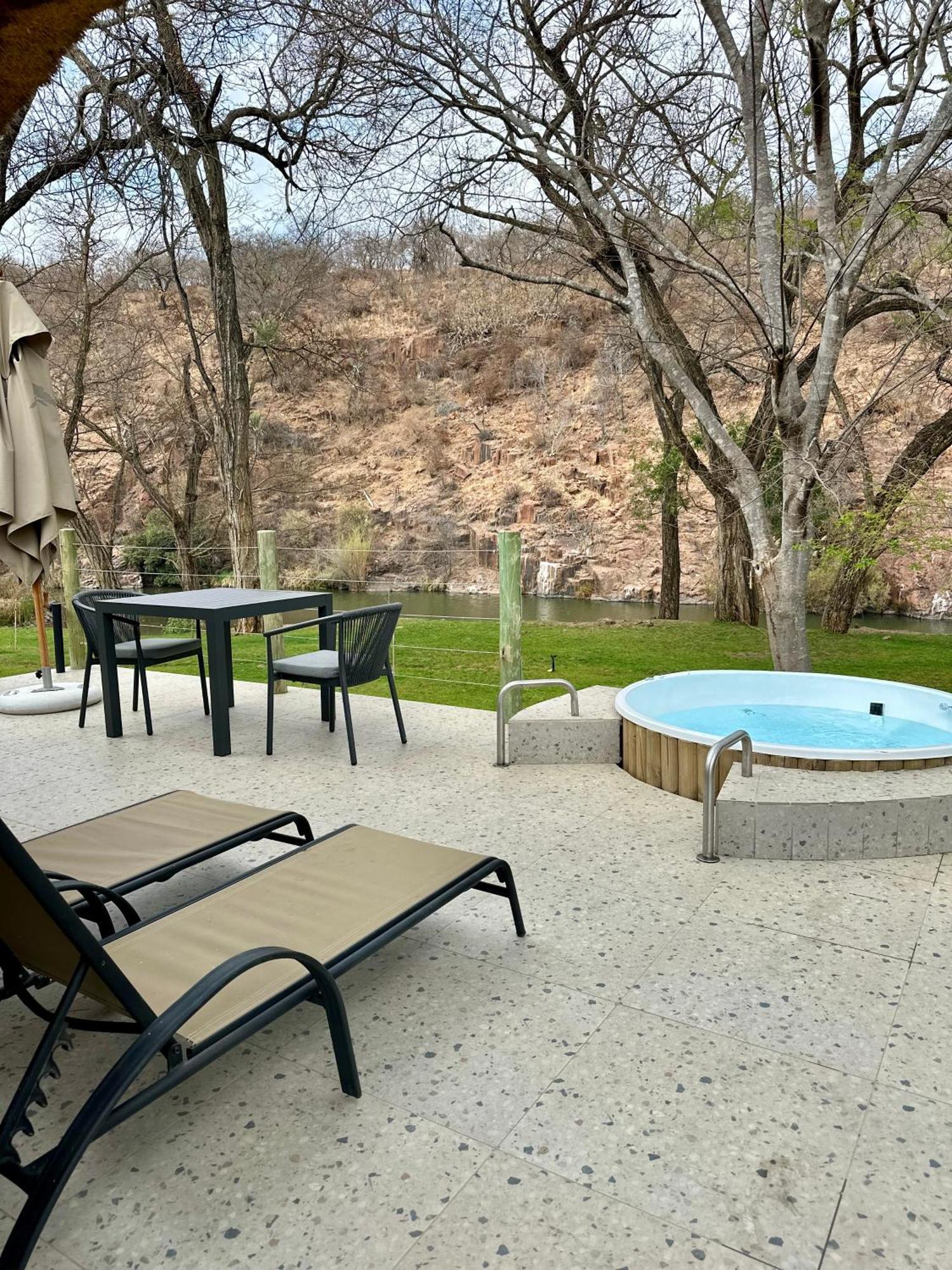 Zenzele River Lodge Rust de Winter Exterior foto